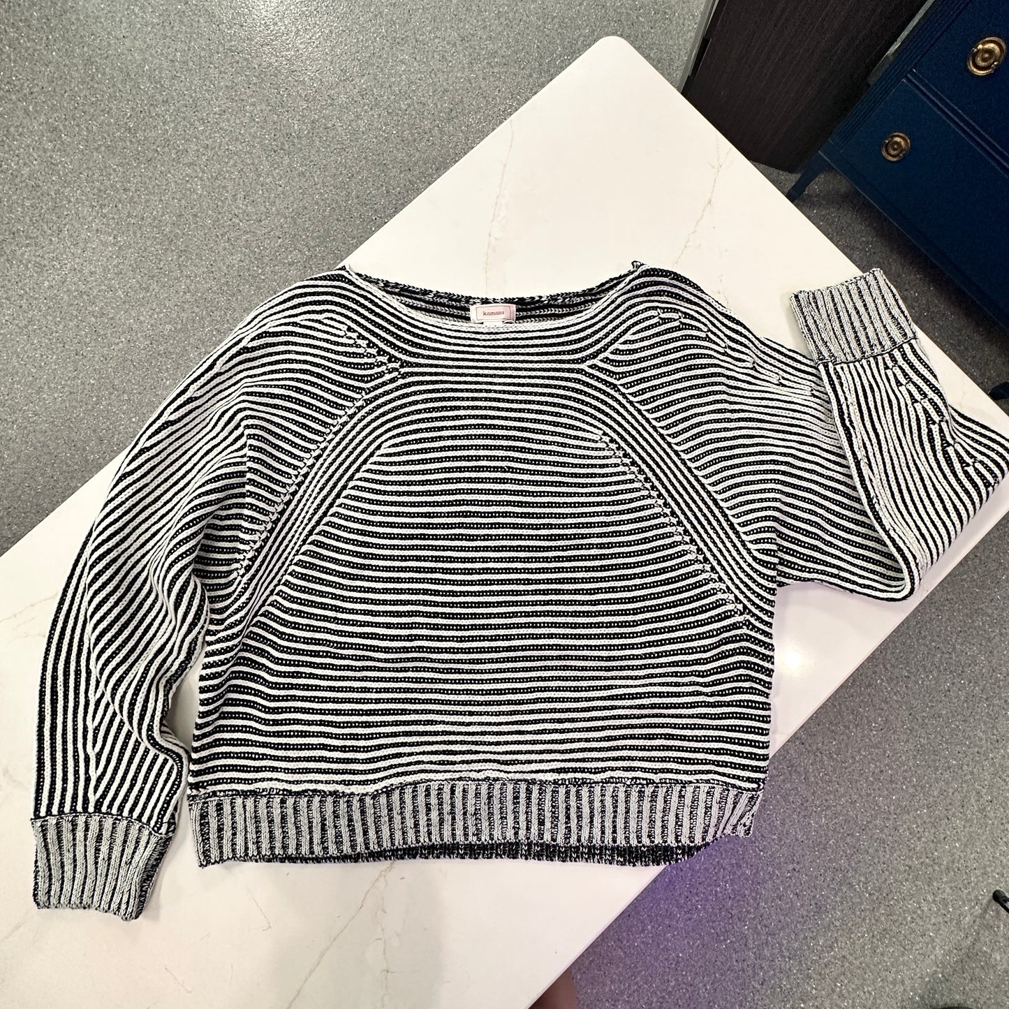 Round Neck Knit Black and White Top