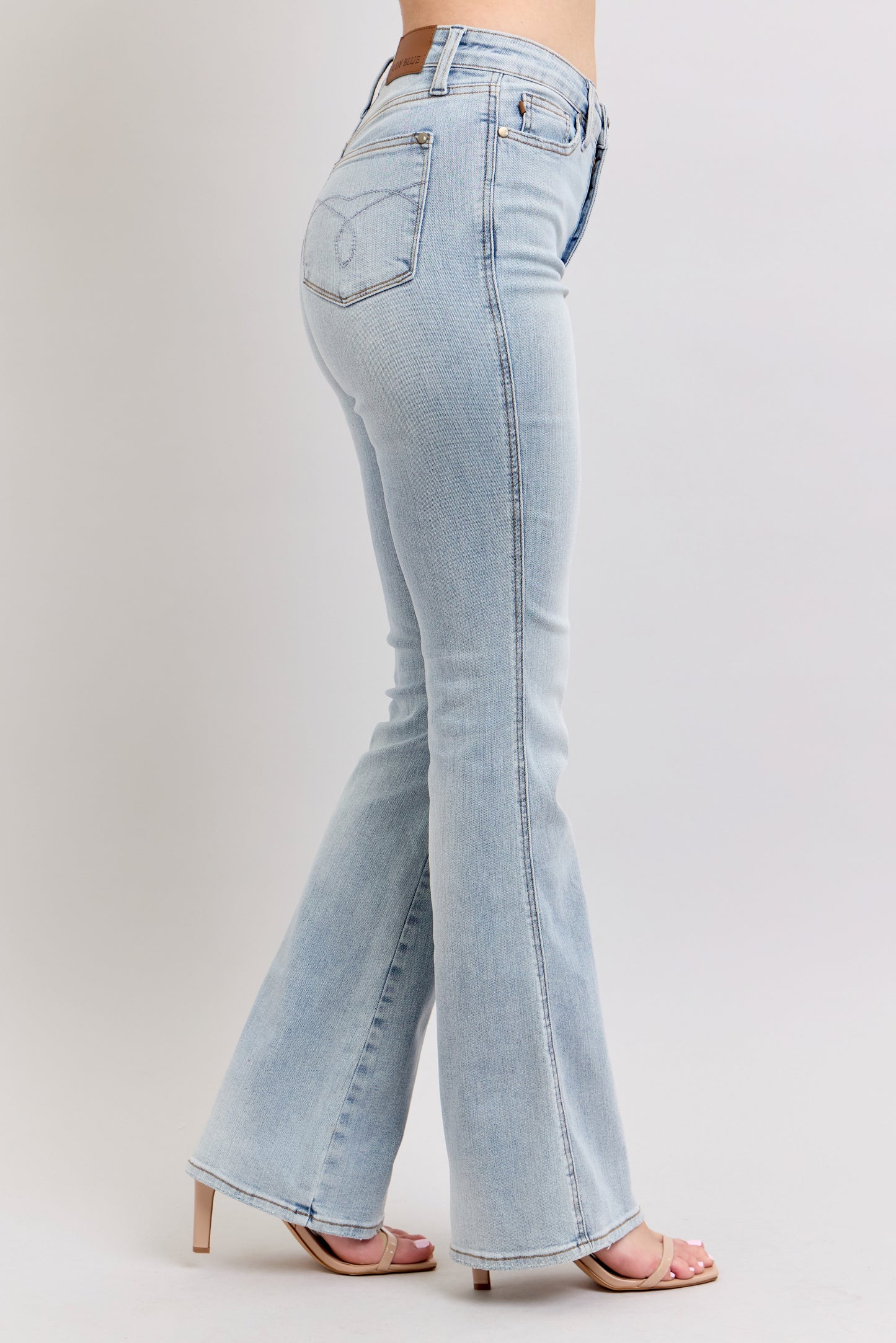 Judy Blue Tummy Control Bootcut - Light Wash