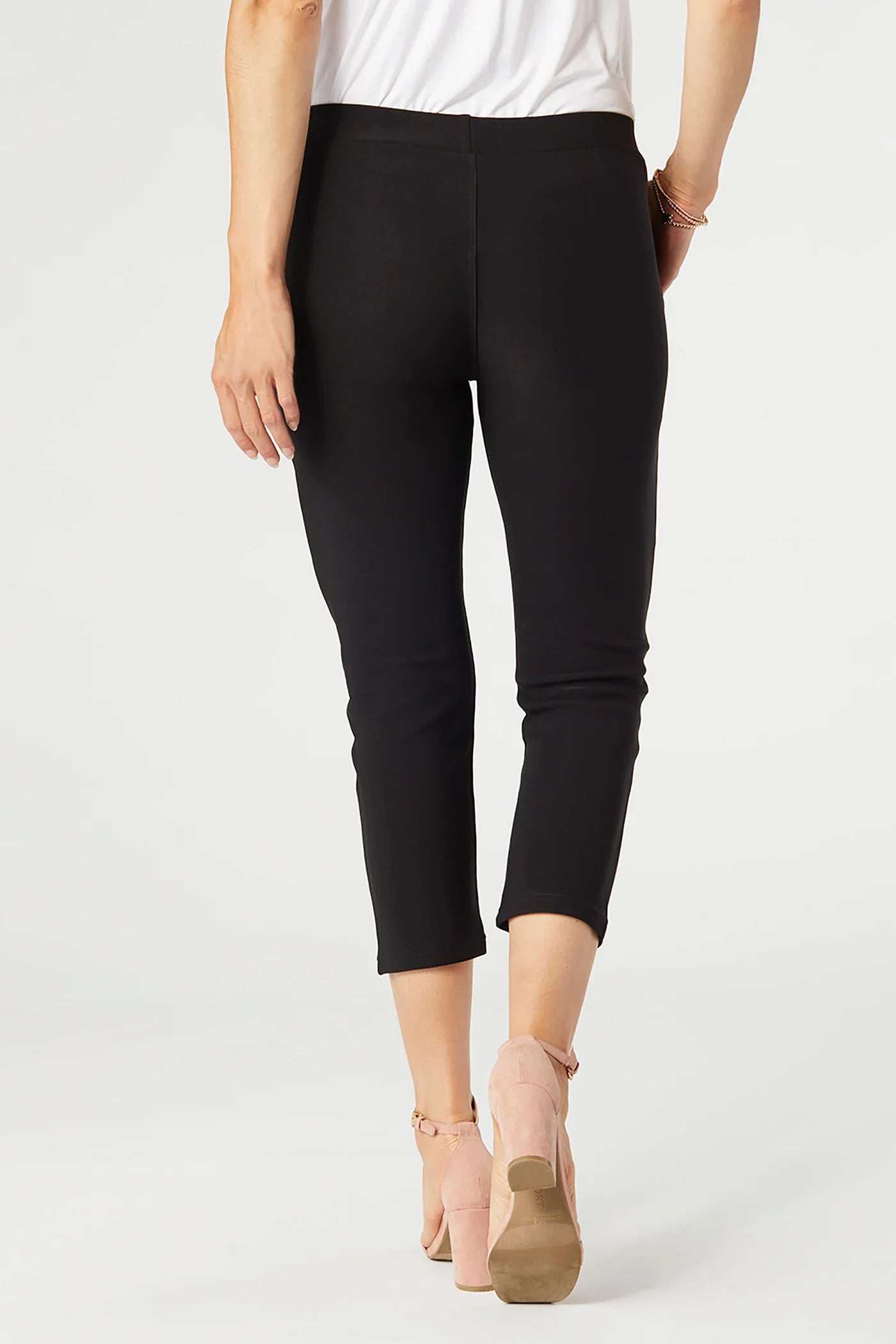 Jasmine Zip Pocket Capri Leggings