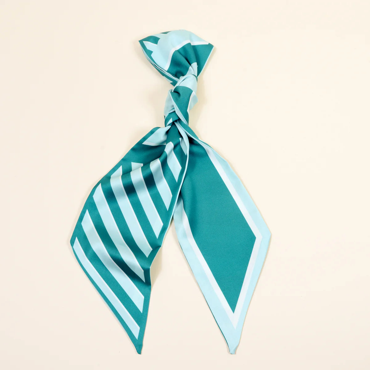 The Darling Effect: Twirl & Tie Scarf